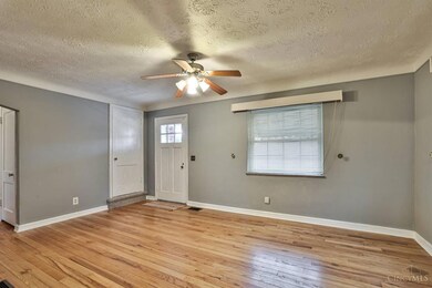 4425 Clifford Rd, Cincinnati, OH 45236 - photo 6