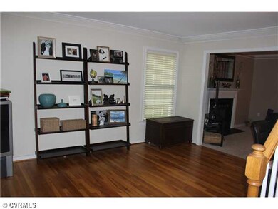 Living Room - Two-member crown molding, blinds