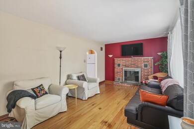 1402 Bullens Ln, Woodlyn, PA 19094 - photo 2
