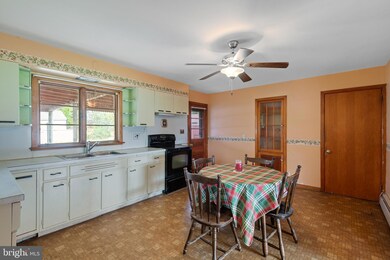 771 W Main St, New Holland, PA 17557 - photo 5