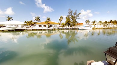 421-5th-St-Key-Colony-Beach-FL-33051-032