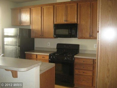 11841 Regents Park Dr, Germantown, MD 20876 - photo 4