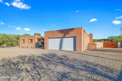 544 SqFt attached garage