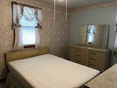 1007 W Saint Anthony Ave, Effingham, IL 62401 - photo 5