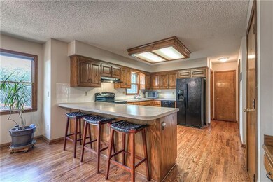 8005 Lichtenauer Dr, Lenexa, KS 66219 - photo 7