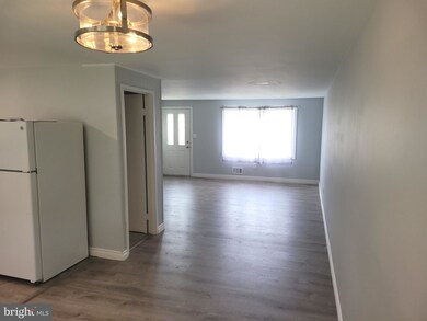 3217 Ryerson Cir, Halethorpe, MD 21227 - photo 7