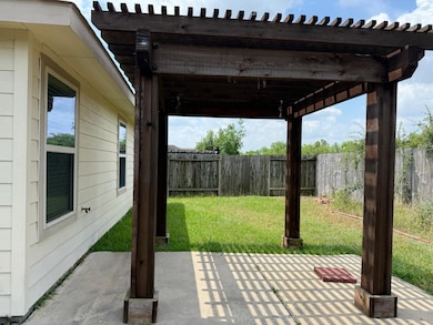 Patio area with no back neighboors.