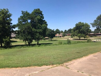 1015 E 9th Place, Cushing, OK 74023 - photo 2