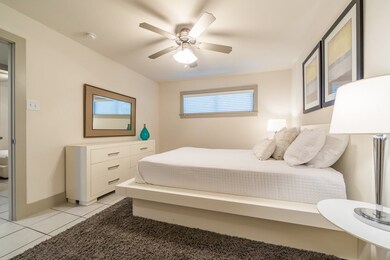 4300 Rosslyn Rd unit 11, Houston, TX 77018 - photo 3