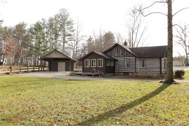 4097 Howard Gap Rd, Hendersonville, NC 28792 - photo 4