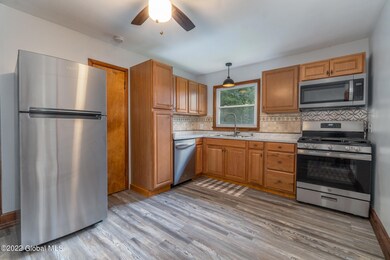 1277 Bradford St, Schenectady, NY 12306 - photo 6