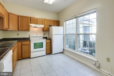 2018 Cooper Point Ct, Odenton, MD 21113 - photo 2