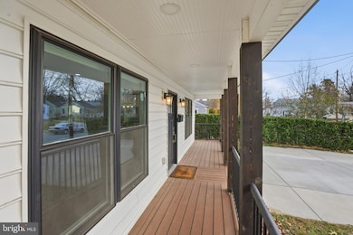 506 Pinewood Rd, Rockville, MD 20850 - photo 6