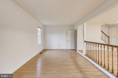 18 Indian Hills Ct, Derwood, MD 20855 - photo 7