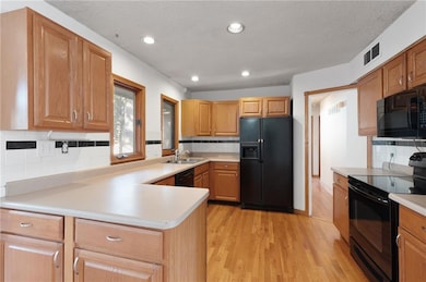 9344 Hardy Dr, Overland Park, KS 66212 - photo 7