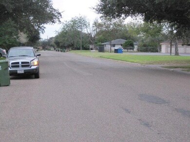 1112 Valley View Dr, Weslaco, TX 78596 - photo 5
