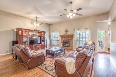 Extensive hardwoods, living open to kitchen & form