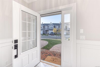 18 Ocean Watch Ct unit 18, Freeport, NY 11520 - photo 4