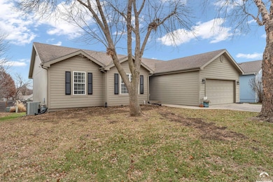 528 Durham Ct, Lawrence, KS 66049 - photo 4