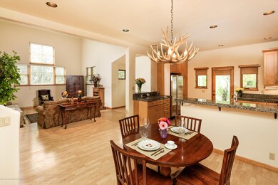 351Branding dining to living