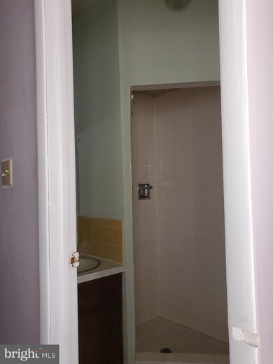 1009 Perry St, Reading, PA 19604 - photo 5