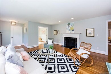 Living Room with fireplace