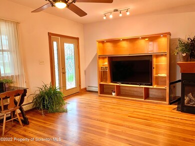 545 E Pine St, Olyphant, PA 18447 - photo 6