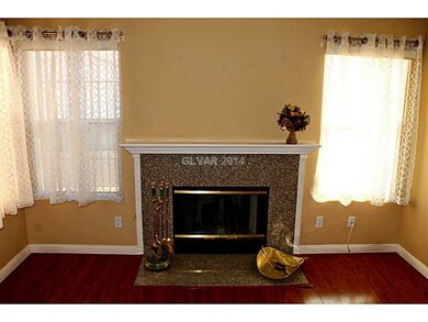 Living Room. GAS FIRPLACE IN LIVINGROOM!