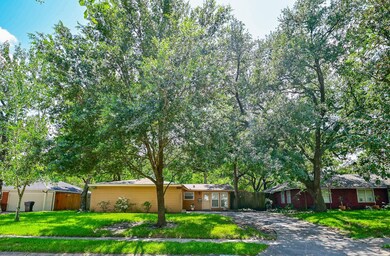 8529 Panatella Dr, Houston, TX 77055 - photo 7