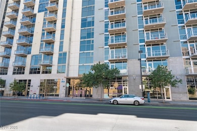Juhl unit 711, Las Vegas, NV 89101 - photo 2