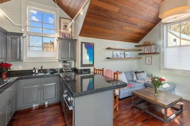 Liftside D - Kitchen and Living Area