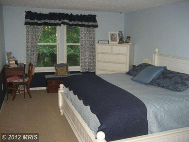 6323 Falling Brook Dr, Burke, VA 22015 - photo 6