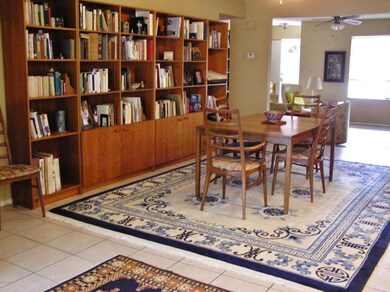 HUGE DINING ROOM