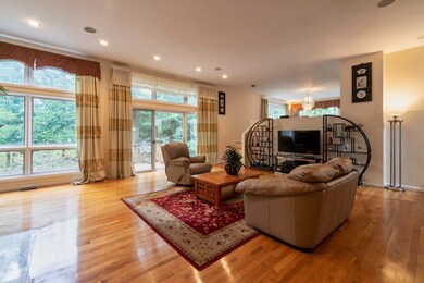 1110 W Roxbury Pkwy, Chestnut Hill, MA 02467 - photo 4