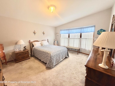 813 Poplar St, Clarks Summit, PA 18411 - photo 5