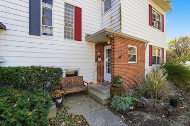 61 Flanders Ln, Cincinnati, OH 45218 - photo 2