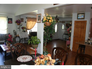 2230 Berkley Rd, Reading, PA 19605 - photo 5