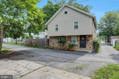 320 S Harrison Ave, Chambersburg, PA 17201 - photo 3