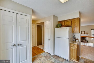 1404 Newport Spring Ct, Reston, VA 20194 - photo 6