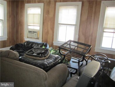 164 7th St unit 2ND FL, Salem, NJ 08079 - photo 2