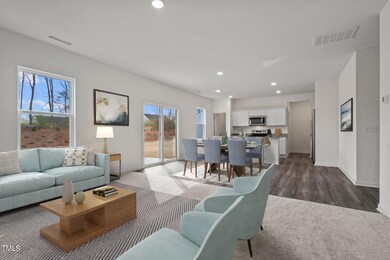 04 - Family room and kitchen