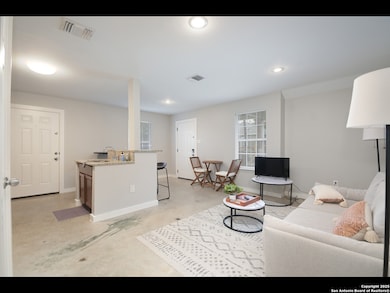 1119 W Myrtle St unit B, San Antonio, TX 78201 - photo 5