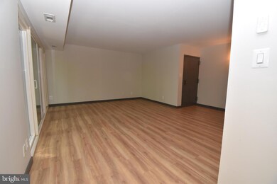 11805 Breton Ct unit 11B, Reston, VA 20191 - photo 3