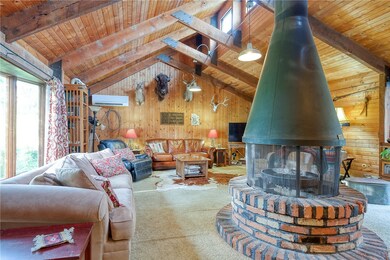 DEN OR FAMILY ROOM