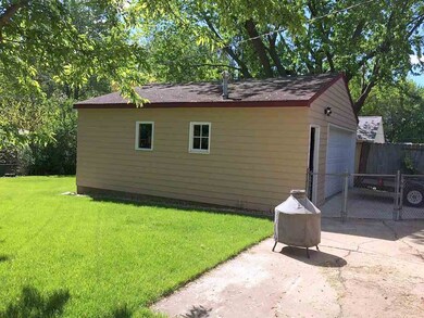 1261 St Andrews Ave, Waterloo, IA 50701 - photo 5