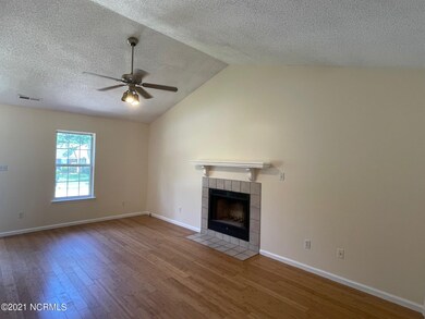 154 Brenda Dr, Jacksonville, NC 28546 - photo 2