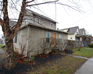 661 E 11th