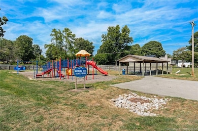 8465 Aberdeen Ln, Charlestown, IN 47111 - photo 6