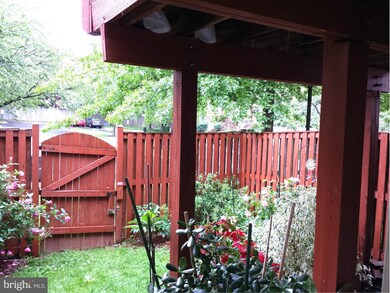 1561 Templeton Place, Rockville, MD 20852 - photo 5