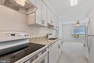 427 Christopher Ave unit T3, Gaithersburg, MD 20879 - photo 2